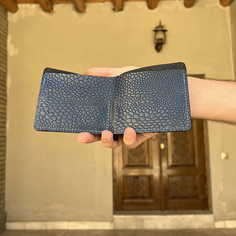 Кошельки, бумажники